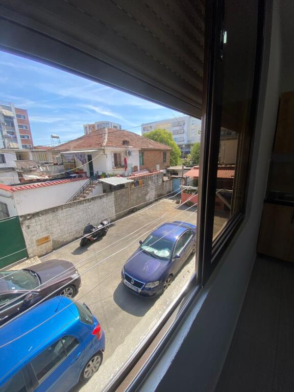 Jepet Apartament me qera