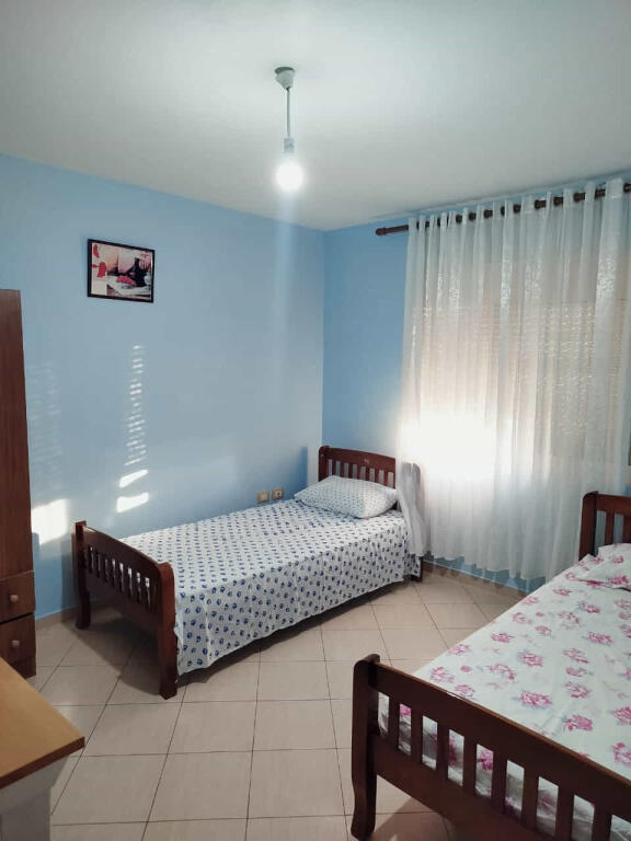 Appartamento in affitto 2+1 di fronte al Maternità Nuova (ID B22182) Tirana