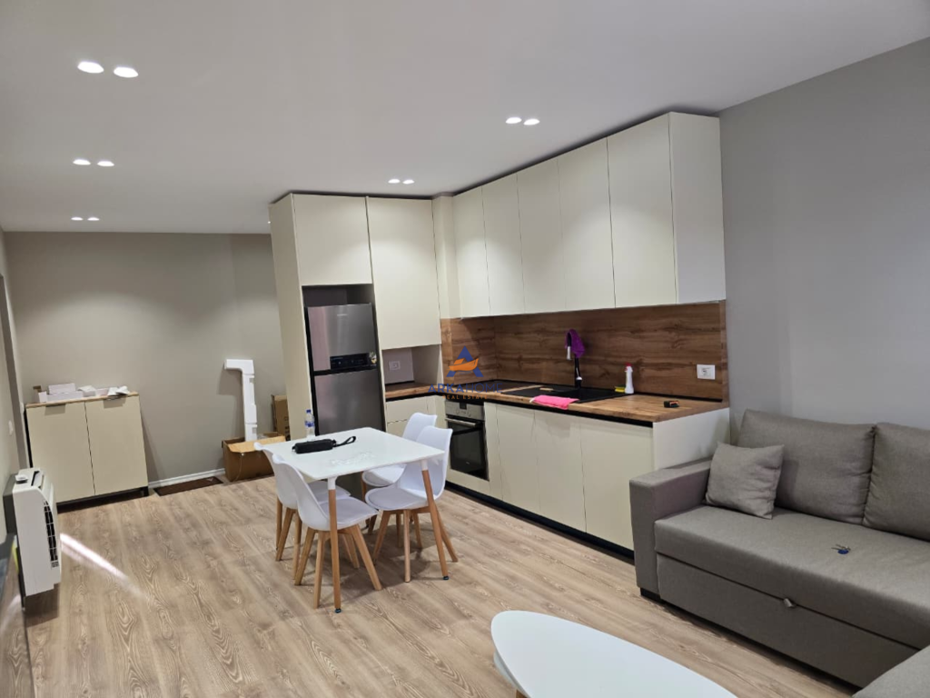 APPARTAMENTO IN AFFITTO 2+1+BALCONE "QTU, UNIVERS CITY" 500 EURO.