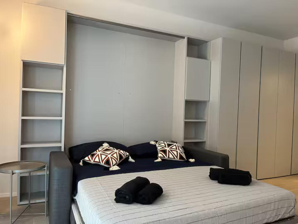 Appartamento In Affitto 1+1 Vicino All'ex Esposizione(ID B2101237) Tirana