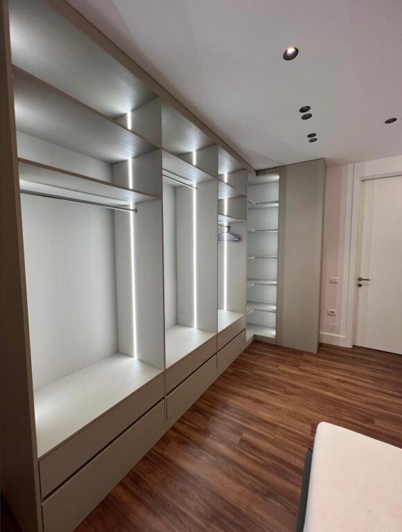 Apartament 2+1 luksoz ne shitje,Yzberissht