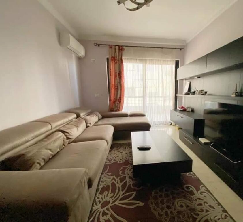 Jepet Apartament me qera