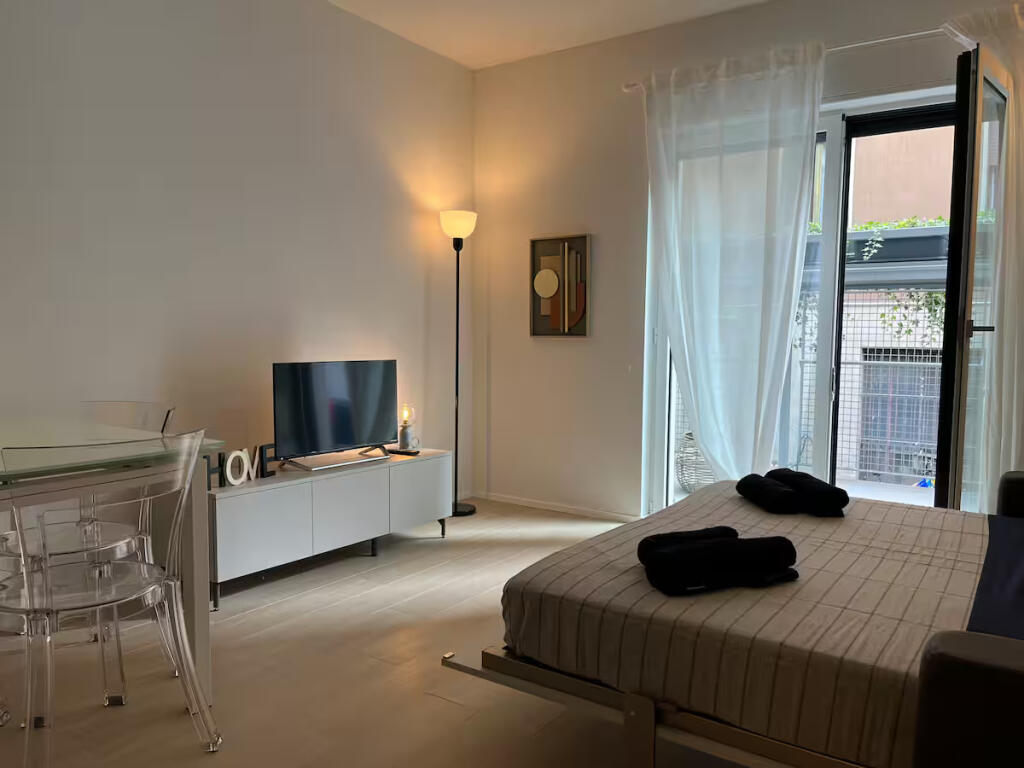 Appartamento In Affitto 1+1 Vicino All'ex Esposizione(ID B2101237) Tirana