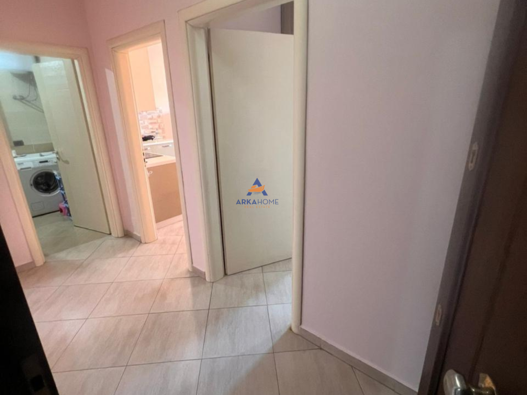 VENDESI APPARTAMENTO 1+1+BALCONE "VILA L, NUOVO ANELLO" 105.000 EURO.