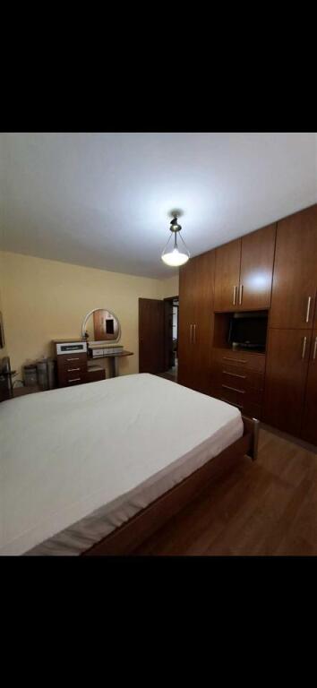 Apartament me qira 2+1 – Ali Demi (tek shkolla 1 Maj)