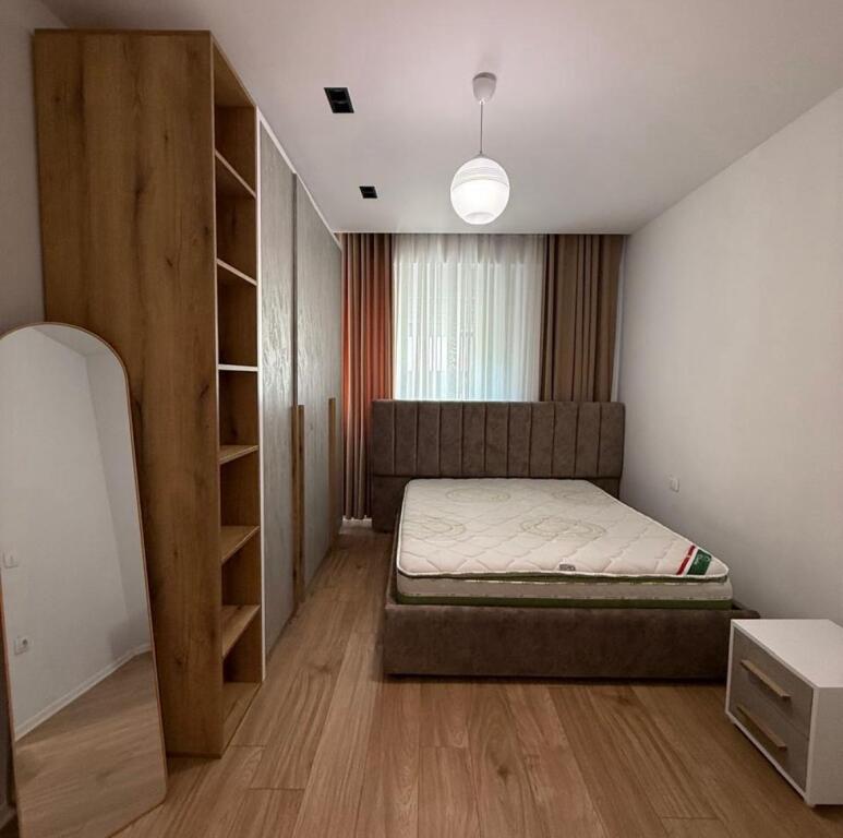Jepet me qera Apartament 2+1 tek Liqeni i Thate + post parkimi