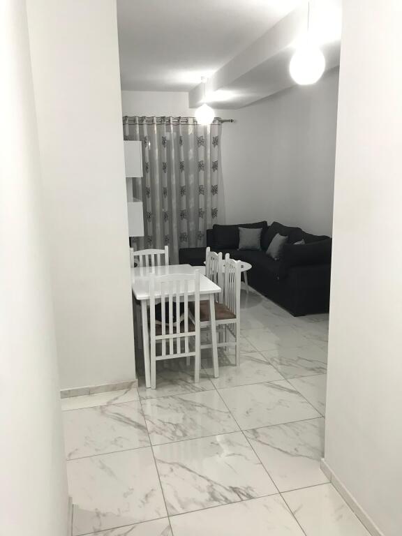 Affittasi appartamento 1+1+balcone (arredato)