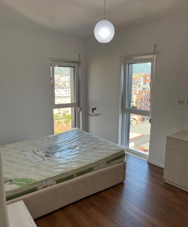 APARTAMENT ME QERA 1+1 PAZARI RI 600 EURO