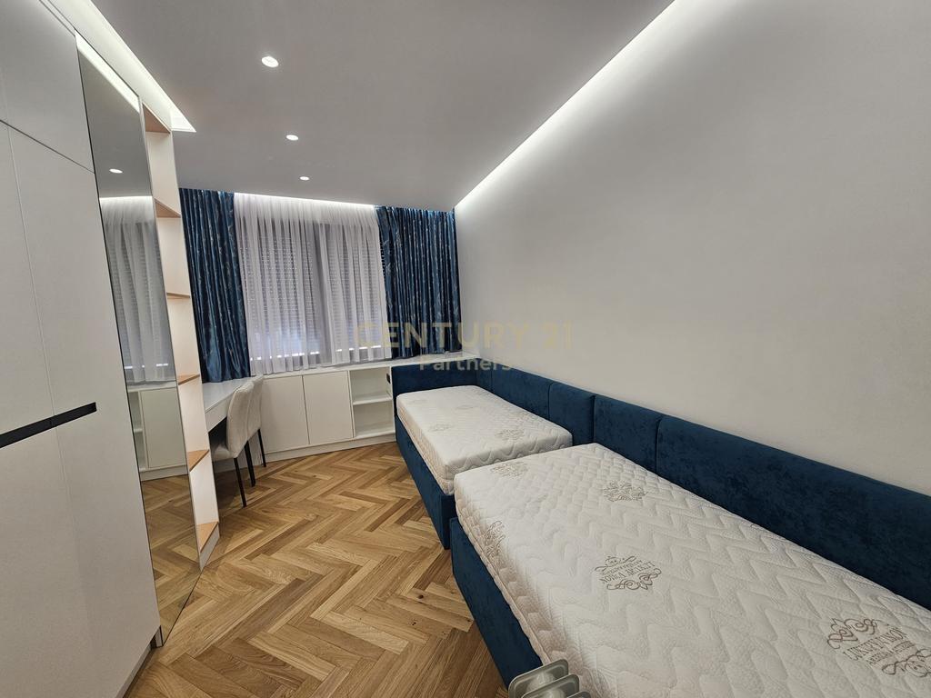 PËR QIRA SUPER APARTAMENT 2+1+2 NË ASTIR !