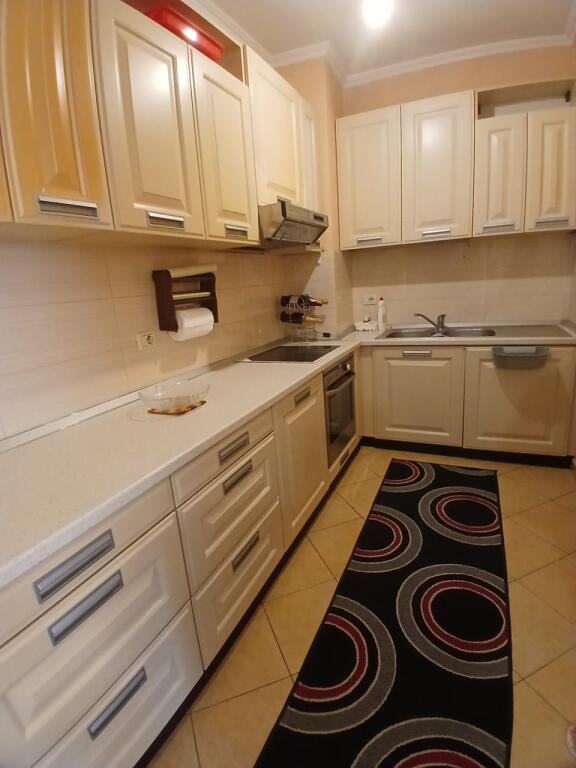 Shitet apartament 1+1 tek Kmy ne Yzberisht