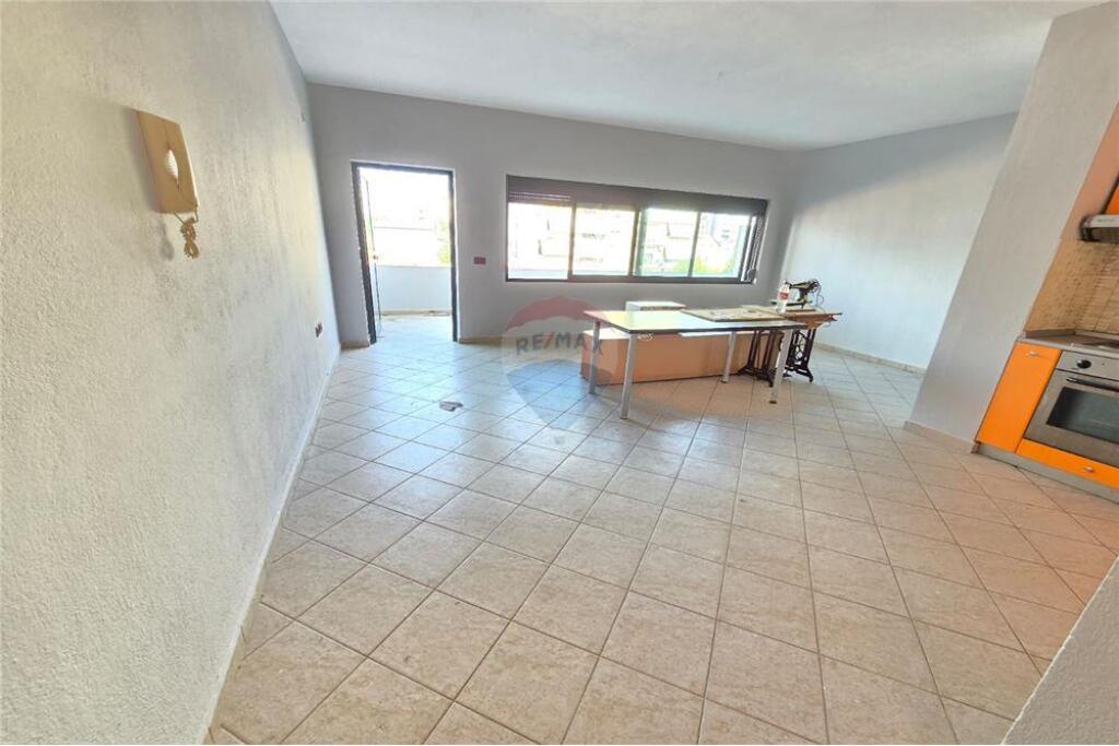 APARTAMENT 2+1 PER SHITJE, MYSLYM SHYRI!