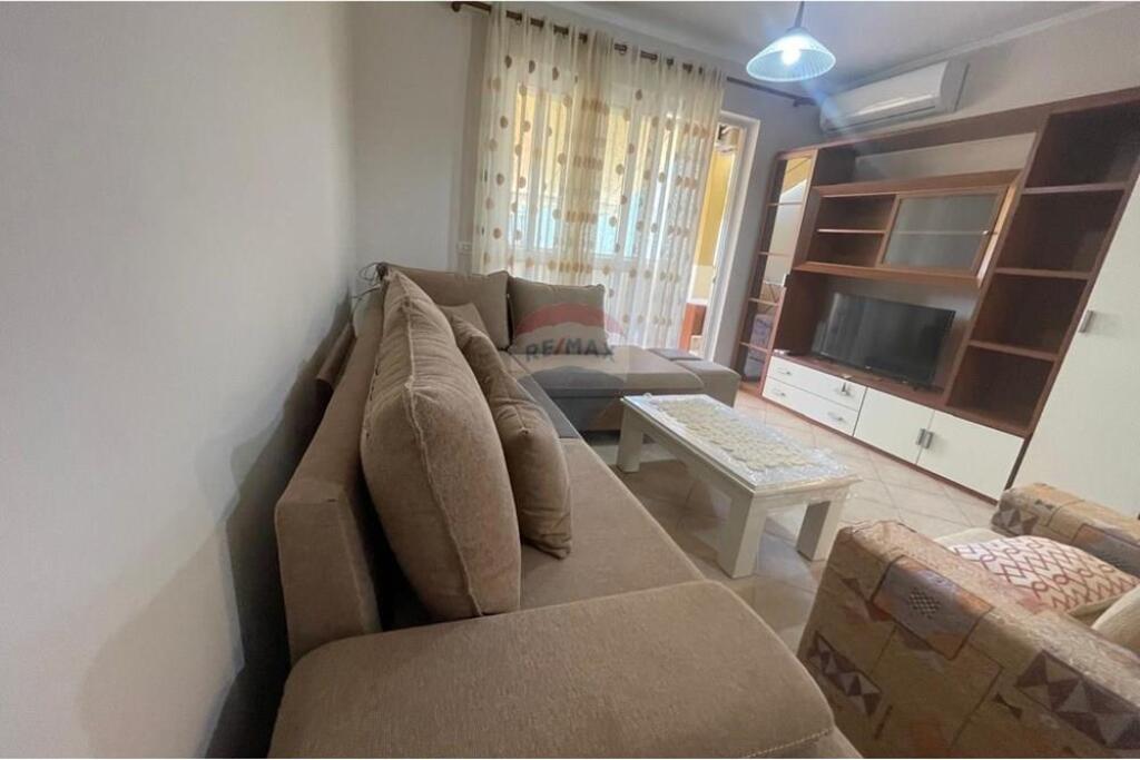 Apartament 2+1 me Qira Rruga Kavajes !