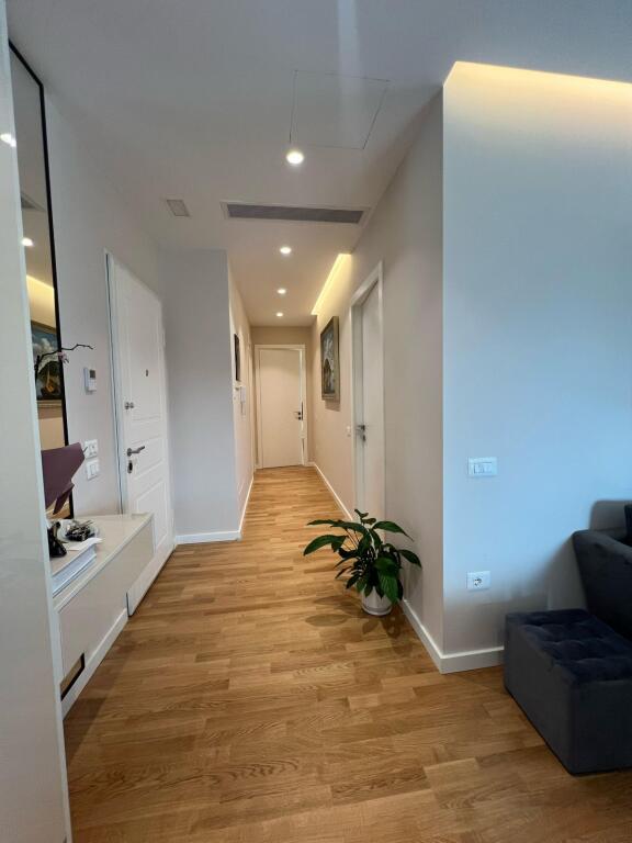 🏢 Attico Moderno 2+1+2 in Affitto – Vista Lago Via Kosovareve