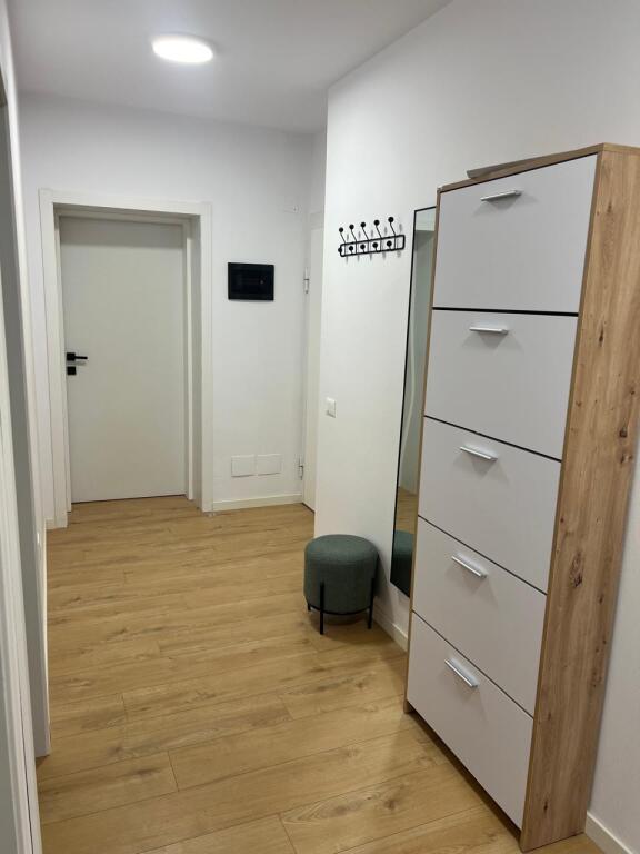 Jepet apartament me qera 2+1 tek Bulevardi Zogu 1