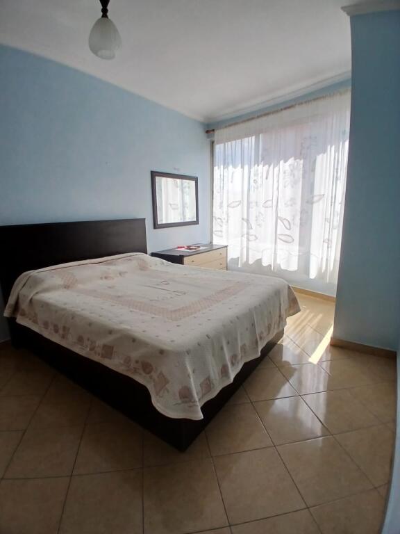 Shitet apartament 1+1 tek Kmy ne Yzberisht