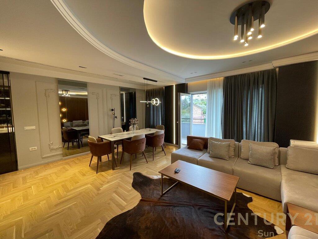 Apartament 2+1+2 me Qira – Tek Kopshti Zoologjik, Tiranë