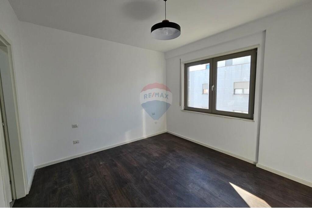 Apartament 2+1 per qira tek Rruga e Dibres!