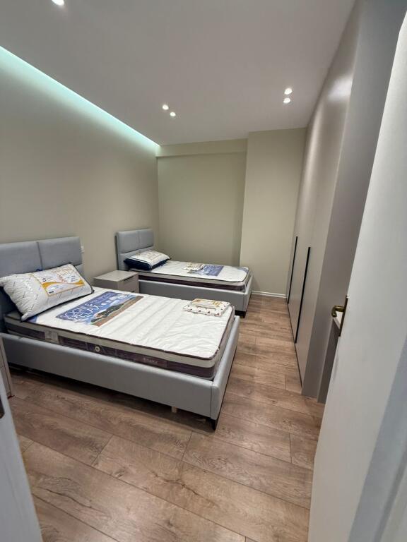 Jepet me qera apartament 2+1, ne Astir