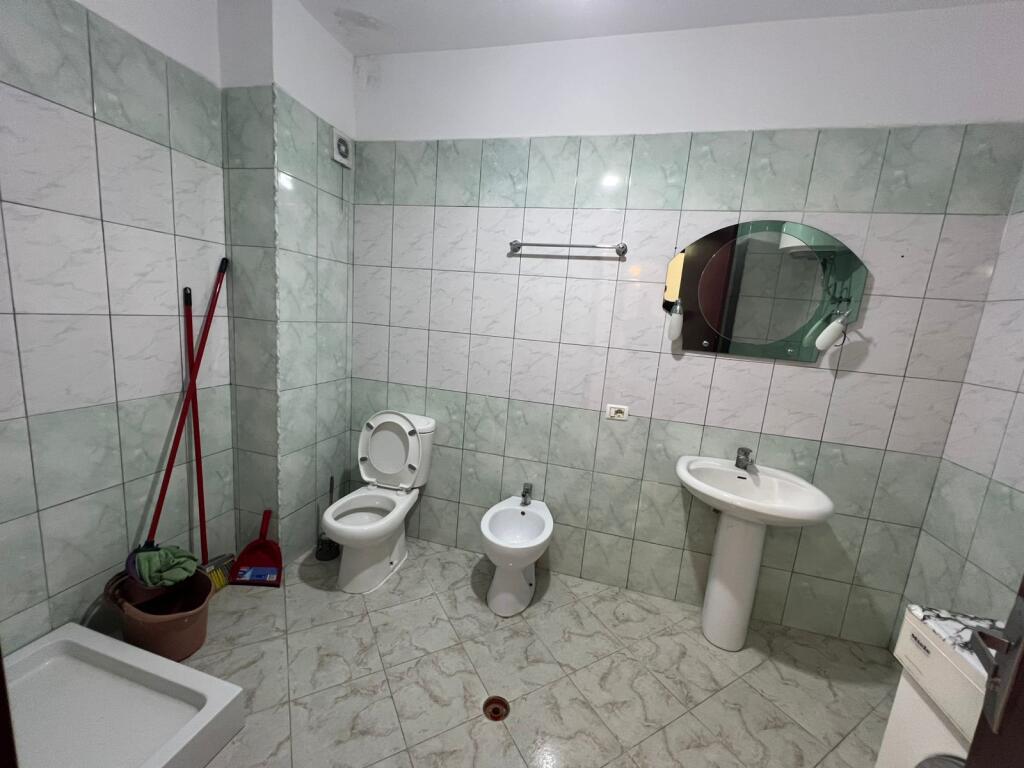 Shitet Apartament 2+1+1+Ballkon Vila L Astir