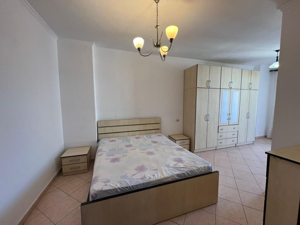 Shitet Apartament 2+1+1+Ballkon Vila L Astir