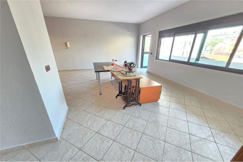 APARTAMENT 2+1 PER SHITJE, MYSLYM SHYRI!