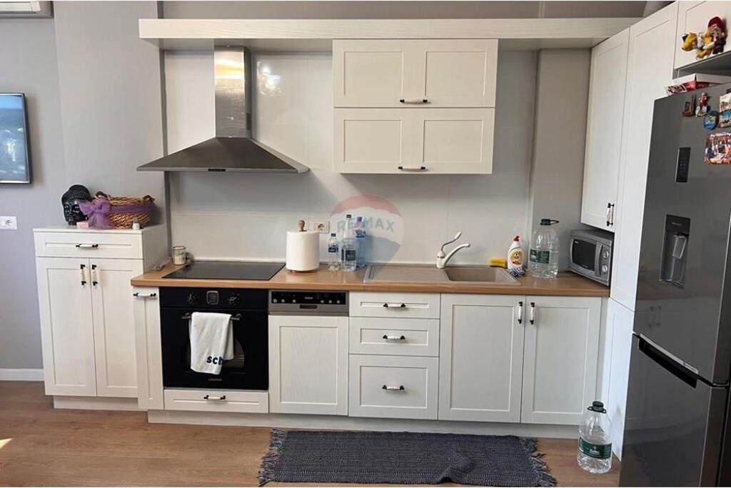 APARTAMENT 2+1 Rr. Kavajes, 2 POSTE PARKIMI !