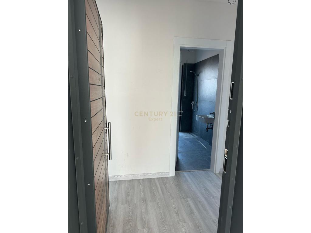 JAPIM ME QIRA APARTAMENT 1+1 PËR ZYRA TEK BULEVARDI I RI!