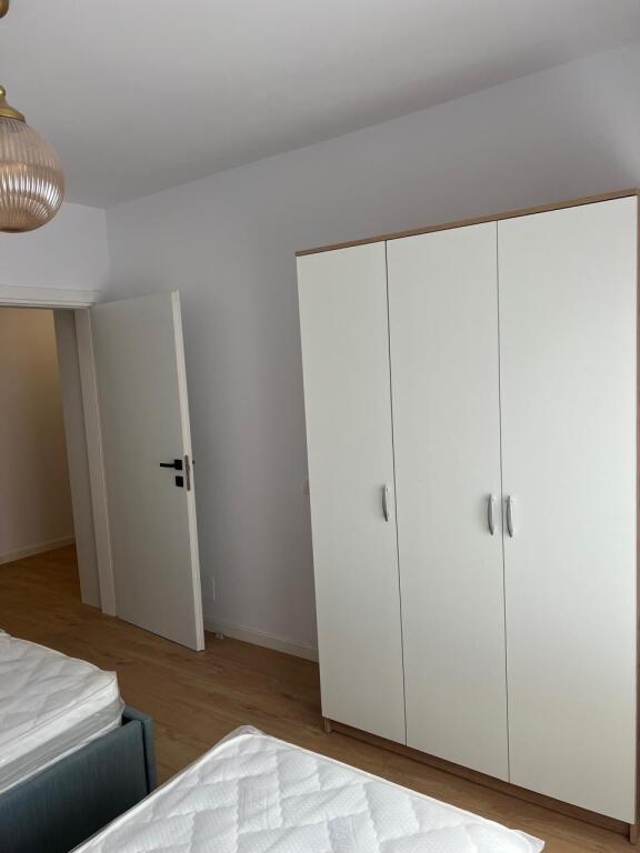 Jepet apartament me qera 2+1 tek Bulevardi Zogu 1