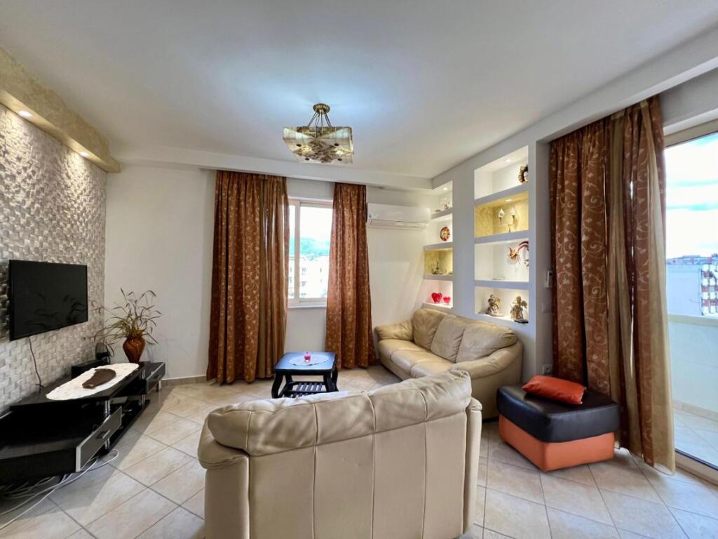 Apartment 2+1 for rent Barrikadave Street