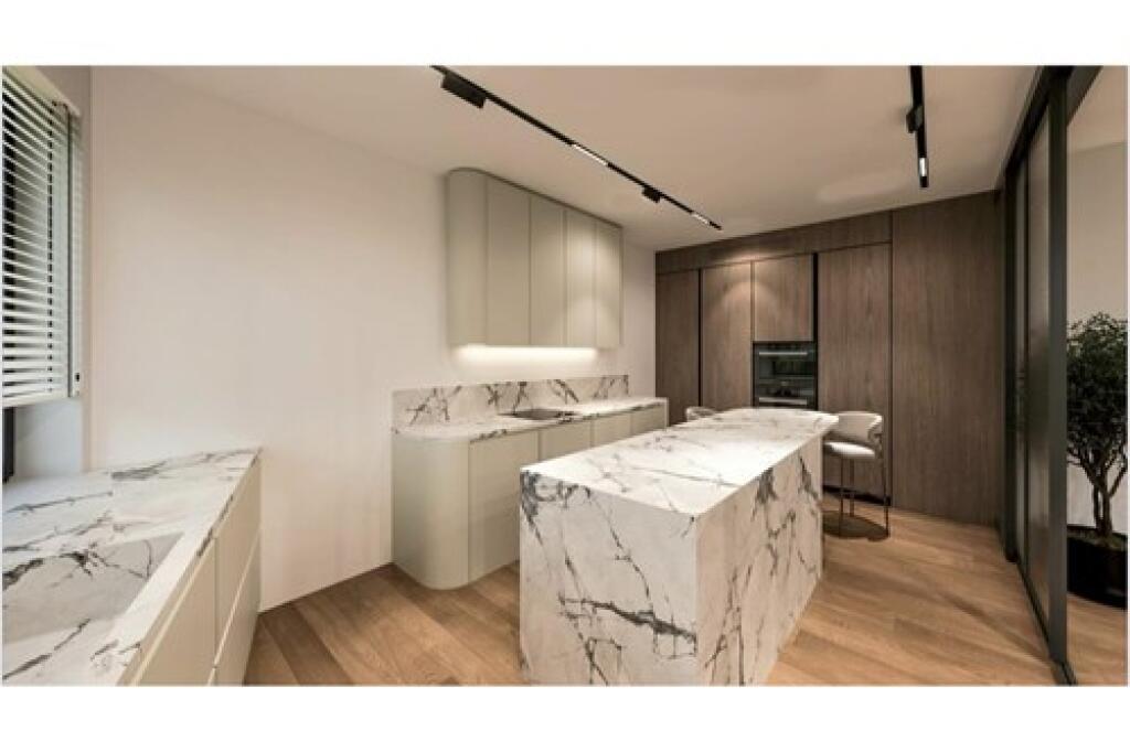 IN VENDITA, APPARTAMENTO 3+1+2 CON VERANDA, LAGO ASCIUTTO. ID: 530291018-942