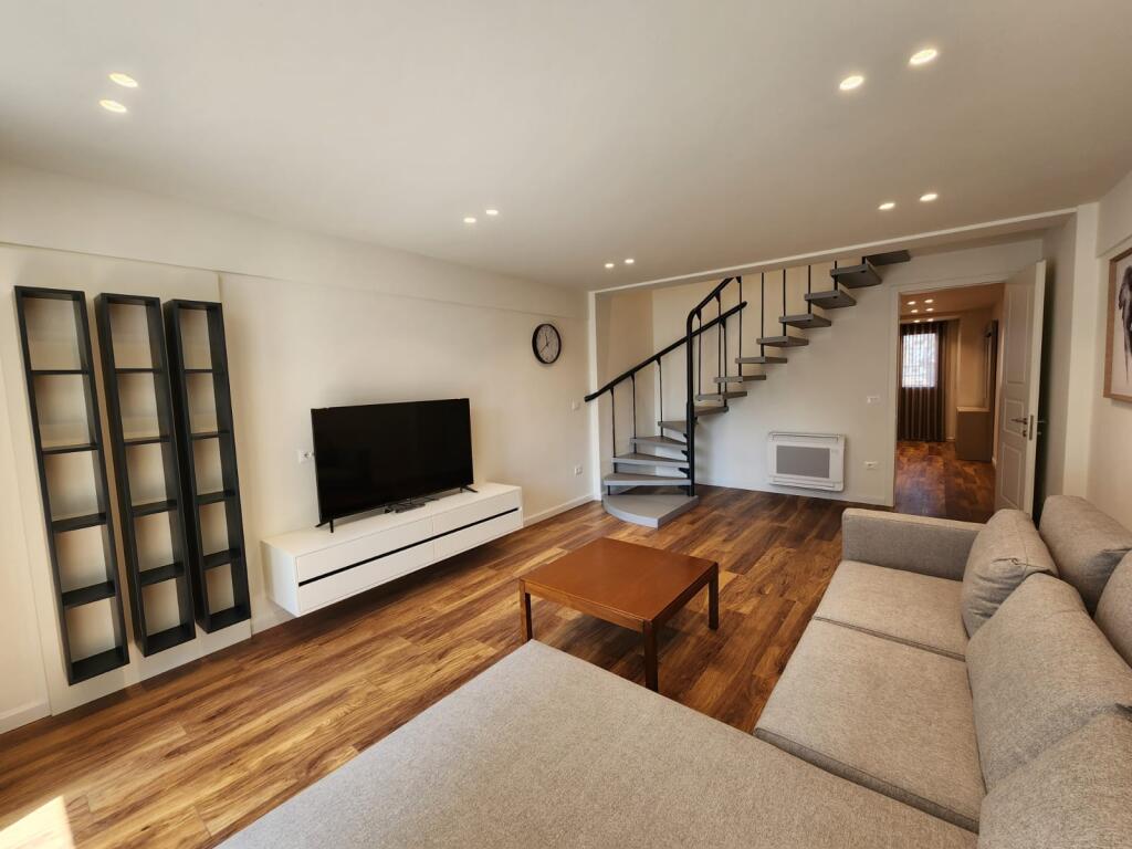 Appartamento duplex 2+1+2 in affitto in centro