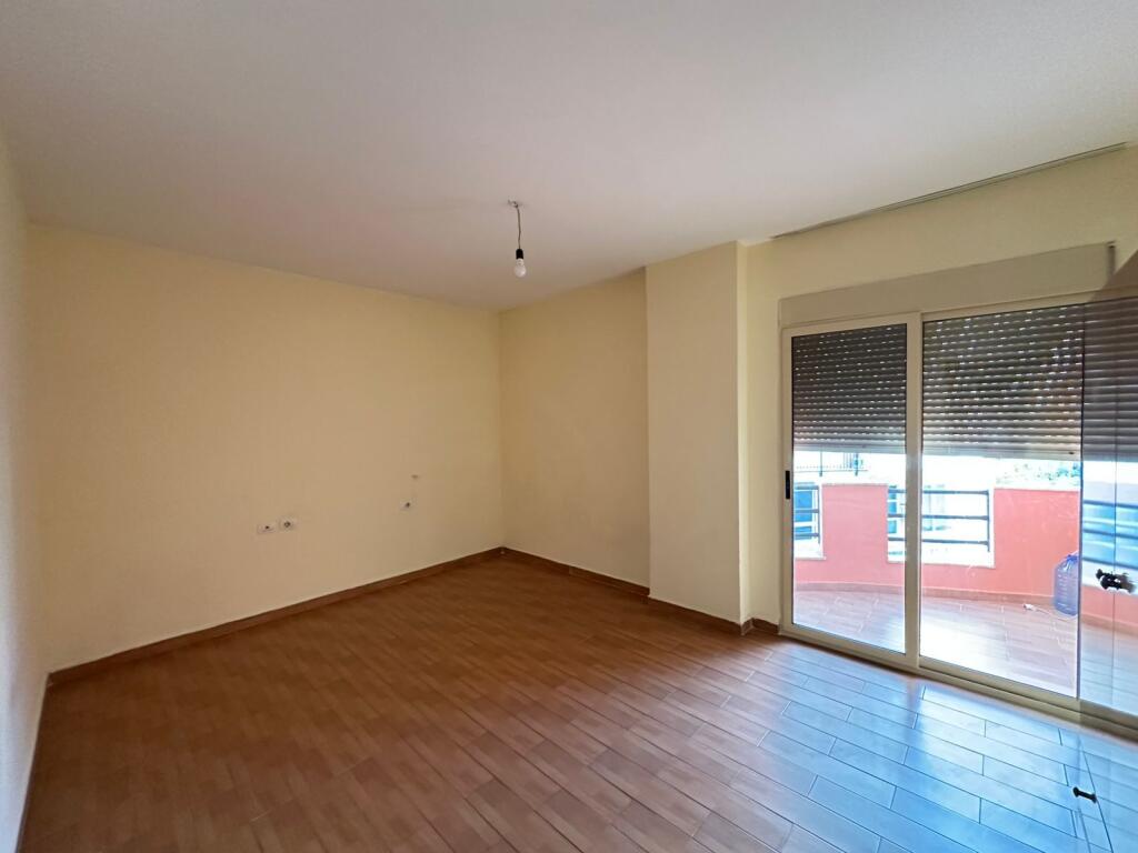 SHITET APARTAMENT NE ZONEN E FRESKUT