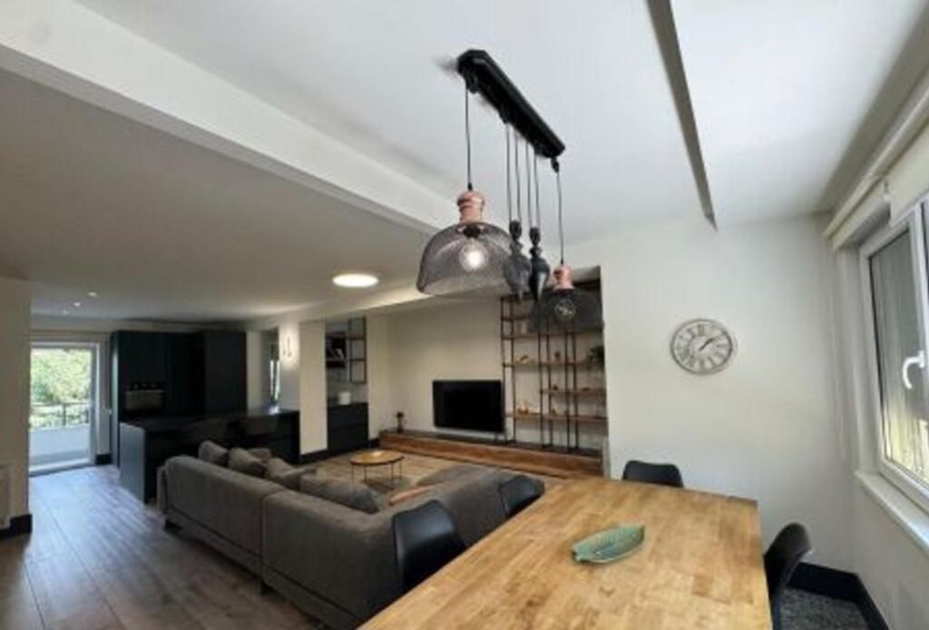 🌟 Appartamento 3+1 con 2 Posti Auto in Affitto a “Sunrise Residence”, vicino a TEG, Tirana