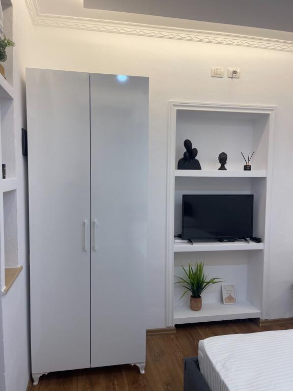 GARSONIERE ME QERA 37 M2 SELVIA 400 EURO