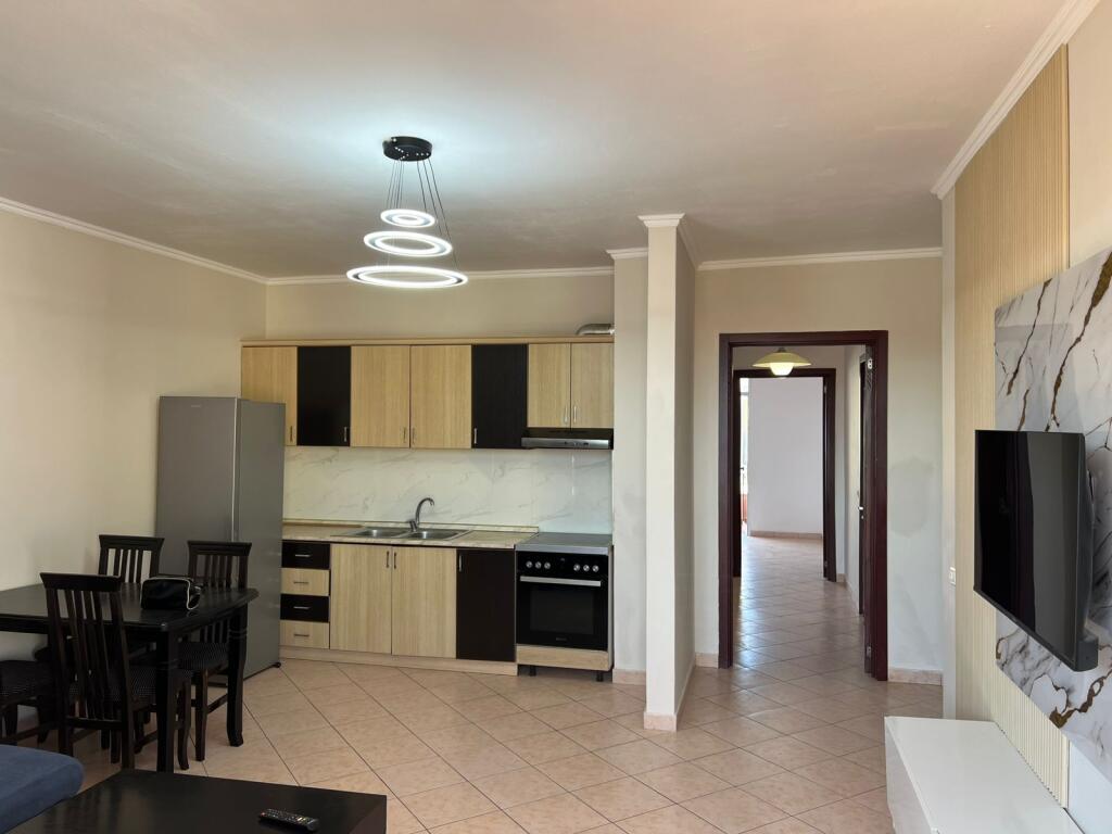 Shitet Apartament 2+1+1+Ballkon Vila L Astir