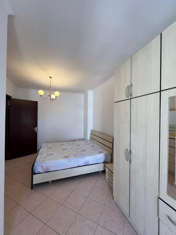 Shitet Apartament 2+1+1+Ballkon Vila L Astir