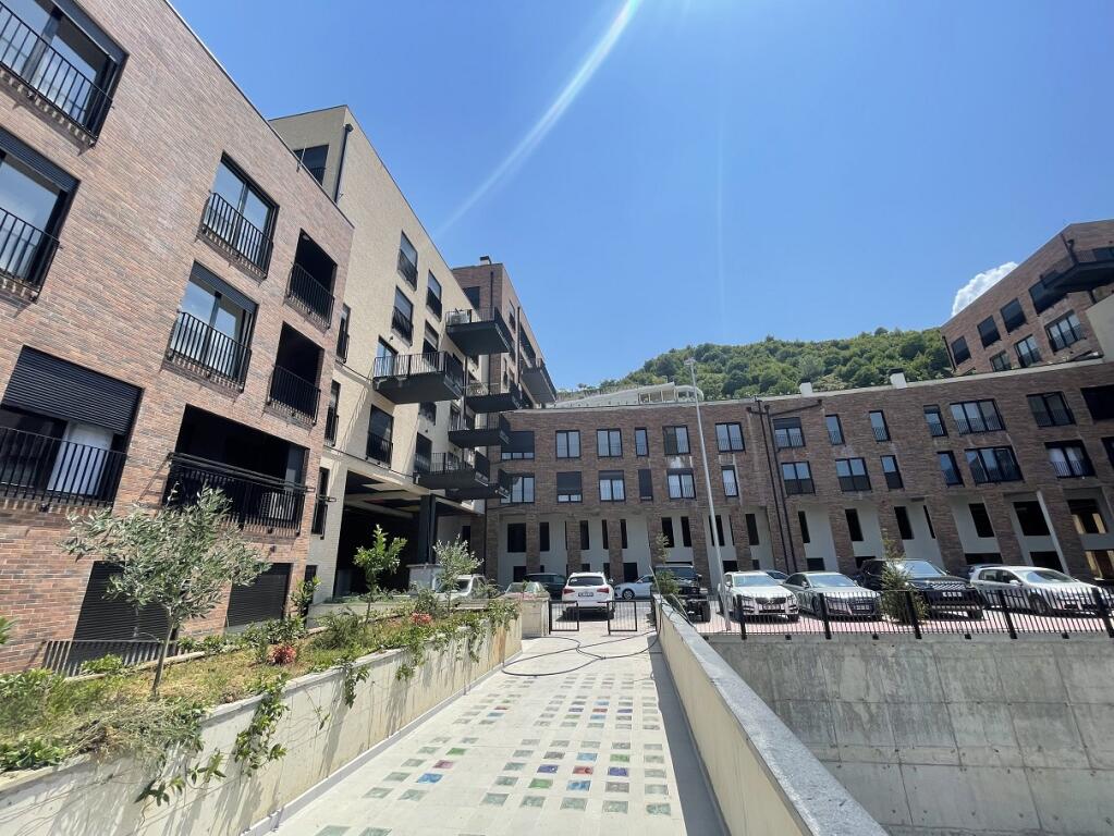 SHITET Apartament 1+1+verandë në Rezidencën "Kodra e Diellit"