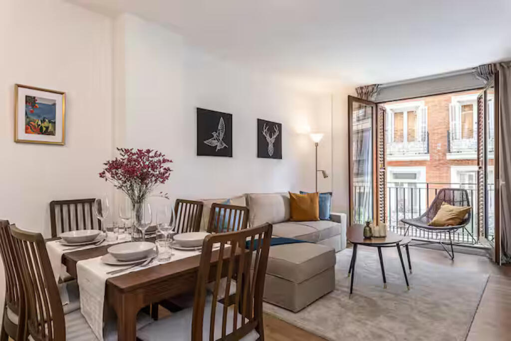 Apartament Ne Shitje 3+1+2 Ne Kinostudio (ID B130100) Tirane.