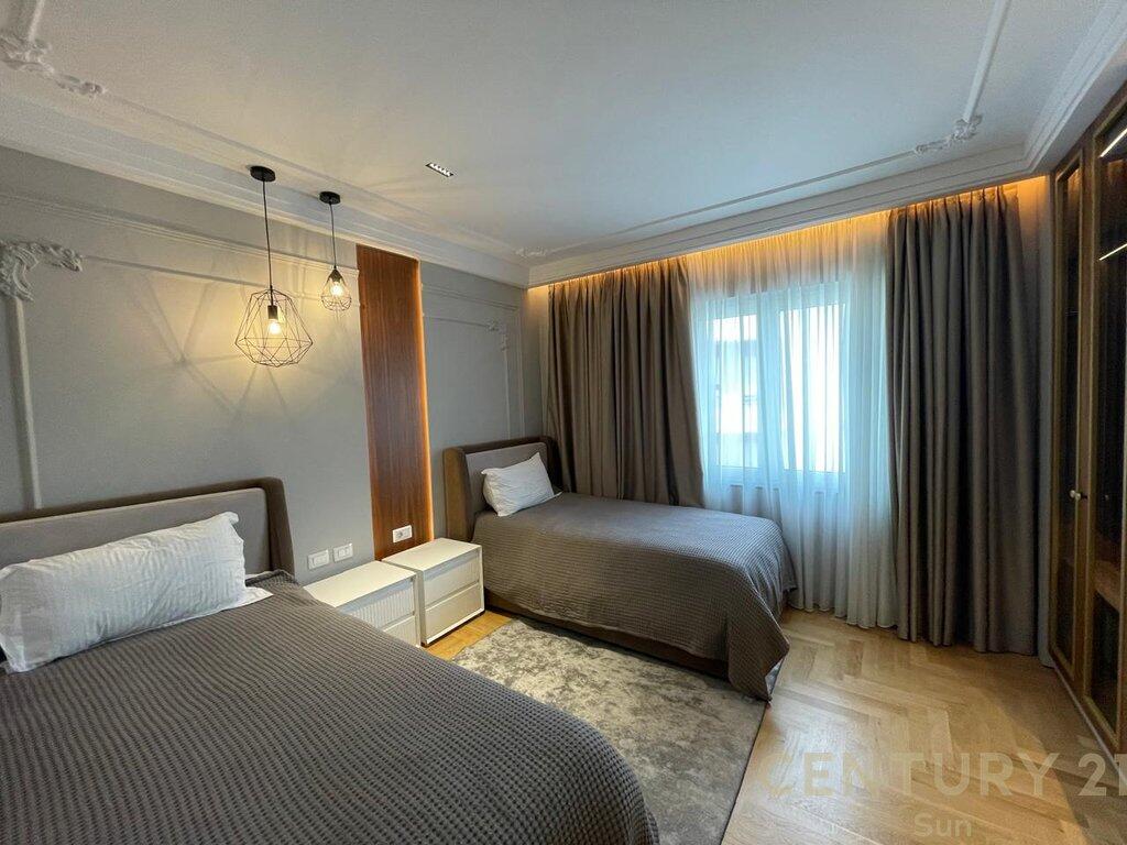 Apartament 2+1+2 me Qira – Tek Kopshti Zoologjik, Tiranë