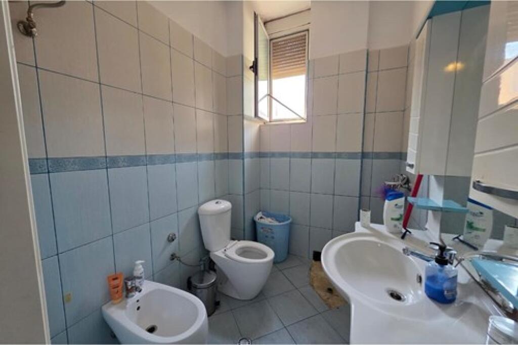IN VENDITA, APPARTAMENTO 2+1, EX PROFARMA, XHAMLLIKU, TIRANA. ID: 530281026-1049