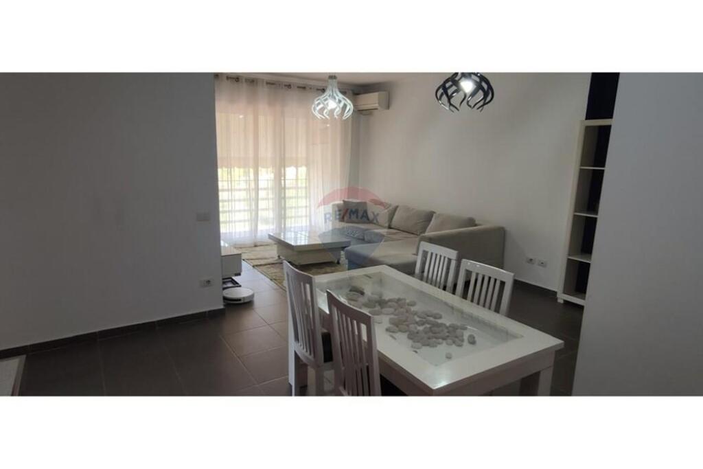 2+1 apartment for rent on Elbasan Street!