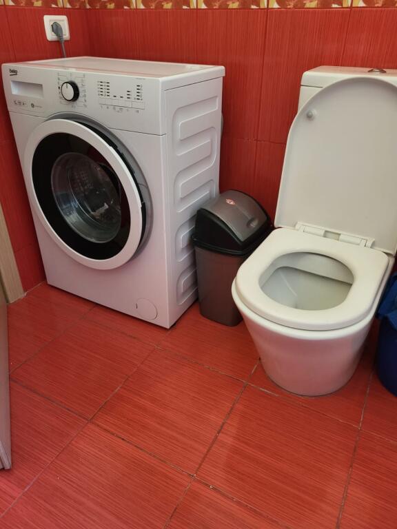Jepet Me Qera Apartament 2+1+2 Tualete +1 Ballkon + 1 Post Parkimi