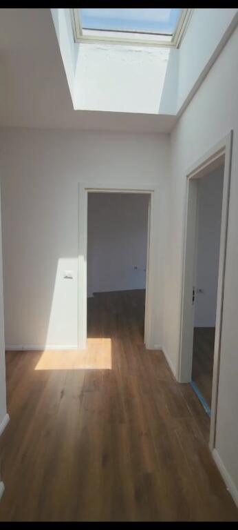 apartamet 2+1+2 tek Rruga Barikadave