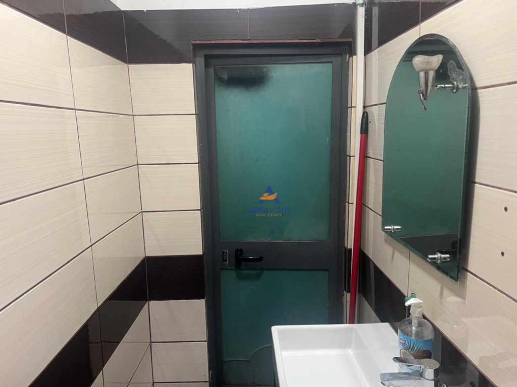 LOCALE IN AFFITTO 55M2 PRIMA FILA " ZOGU I ZI" 1500 EURO