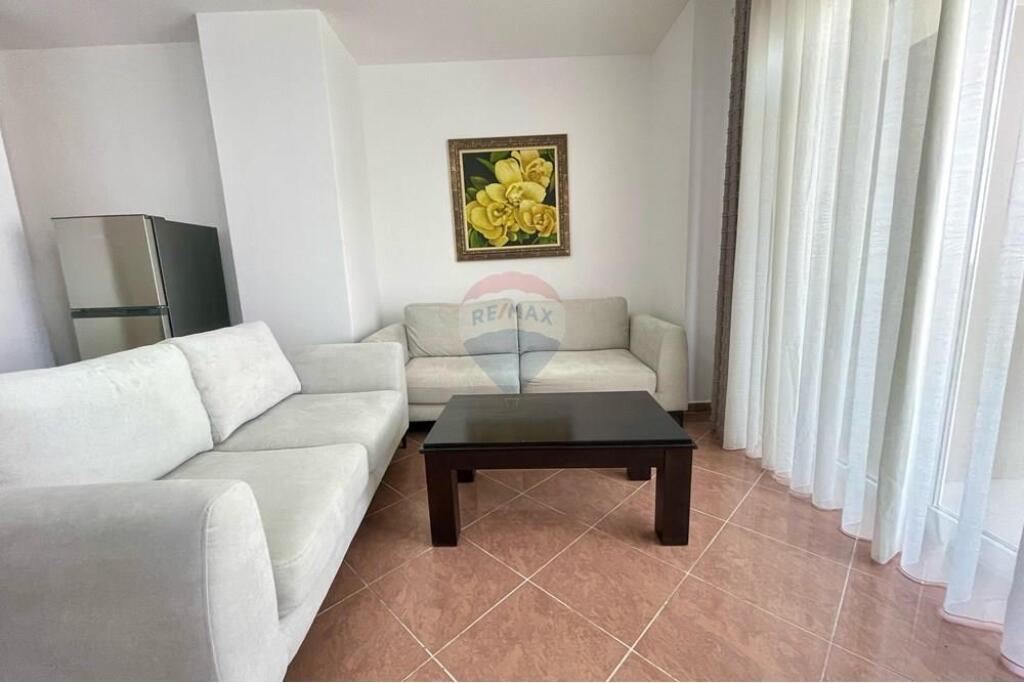 Apartament ne shitje, 2+1 me verande, prane Oxhakut, ID: 530181070-278