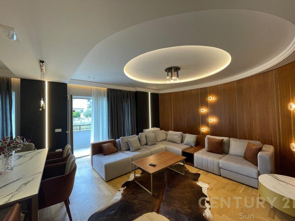 Apartament 2+1+2 me Qira – Tek Kopshti Zoologjik, Tiranë