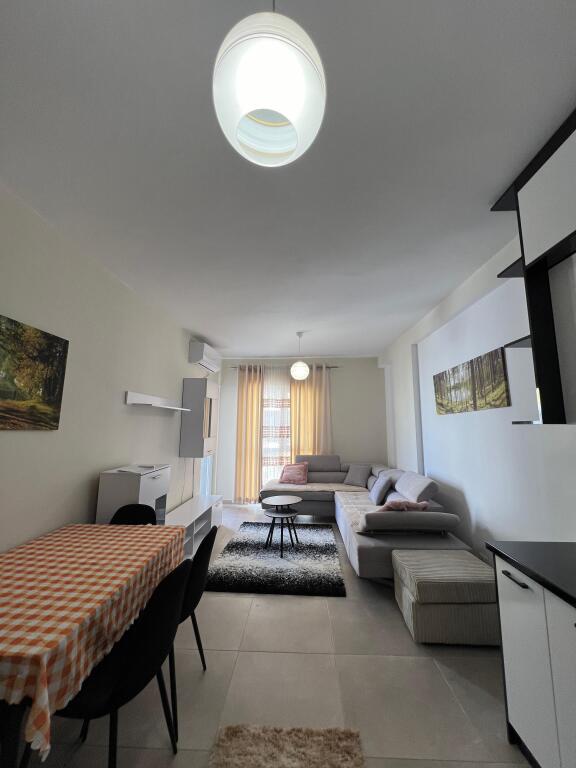 Apartament 2+1 per qera univers city