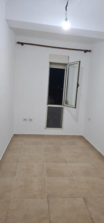APARTMENT 2+1. 300 EURO.CABEJ BUILDINGS