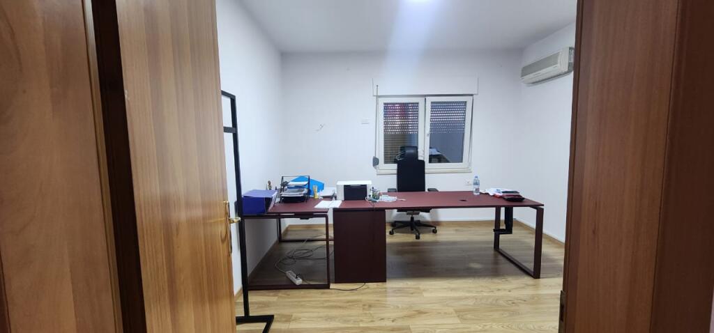 Uffici in affitto vicino ad Air Albania