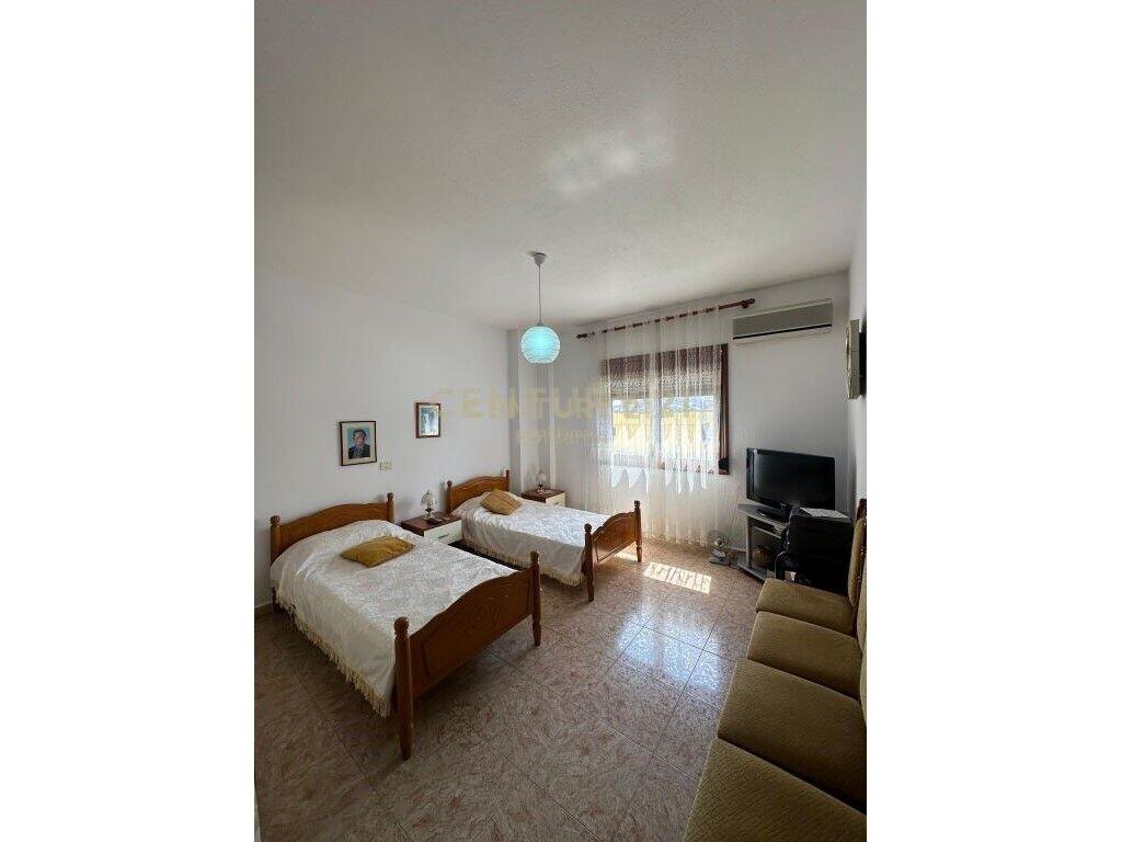 Apartment 2+1+2+garage For Rent at the Fruit and Vegetable Market, Durrës - 450€ | 138 m²